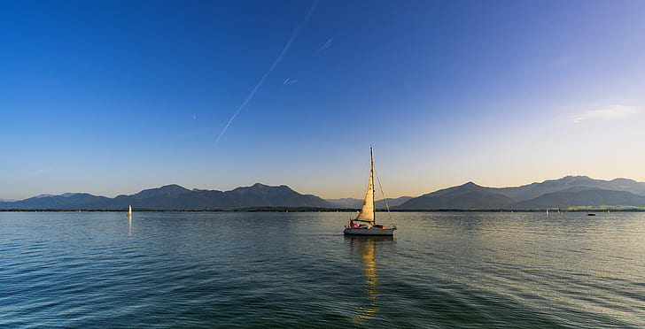 Image of a sailboat on the water